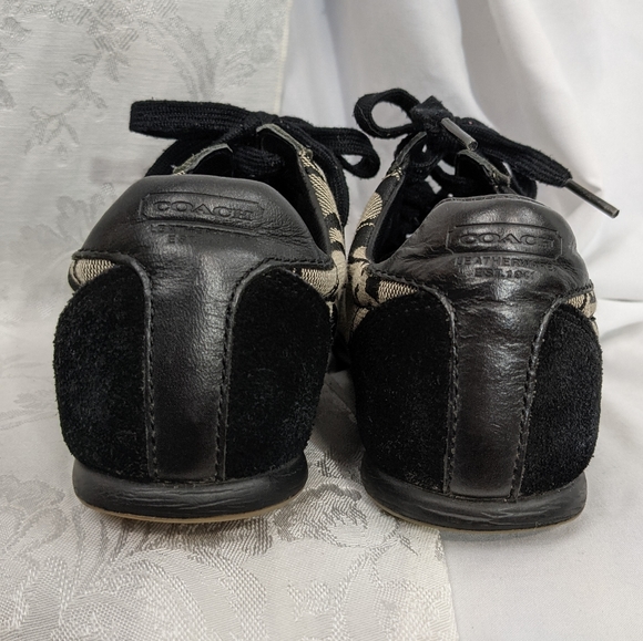 Coach EUC Joss sneakers 6 black logo C - Picture 16 of 16